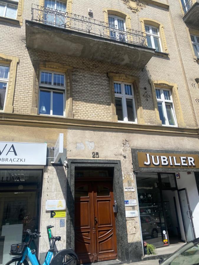 Апартаменты Przytulna Kawalerka Z Antresola Катовице Экстерьер фото